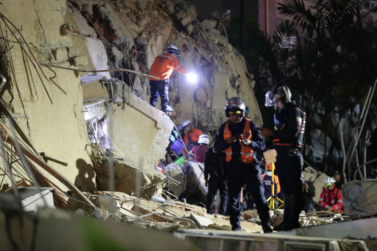 Se eleva a 589 cifra de muertos por los dos terremotos en Venezuela - venezuela-reporta-32-muertos-y-mas-de-700-heridos-tras-doble-sismo-3