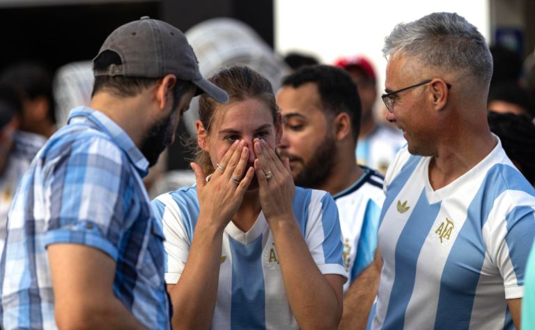 aficionados-a-la-seleccion-de-futbol-de-argentina
