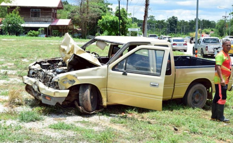 camioneta-con-la-que-monjes-budistas-fueron-atropellados-en-tailandia