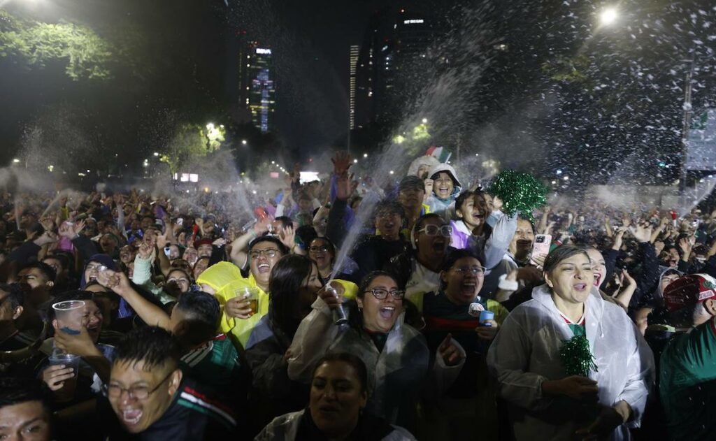 detienen-a-20-personas-y-brindan-310-atenciones-medicas-durante-el-mexico-ecuador-2-1024x631-1 Mundial en CDMX: detienen a 20 personas y brindan 310 atenciones médicas durante el México-Ecuador - detienen-a-20-personas-y-brindan-310-atenciones-medicas-durante-el-mexico-ecuador-2-1024x631