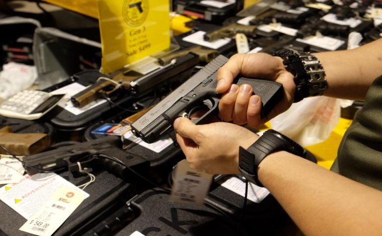 estados-unidos-quiere-gente-armada-demanda-a-california-por-prohibir-nuevas-ventas-de-pistolas-tipo-glock