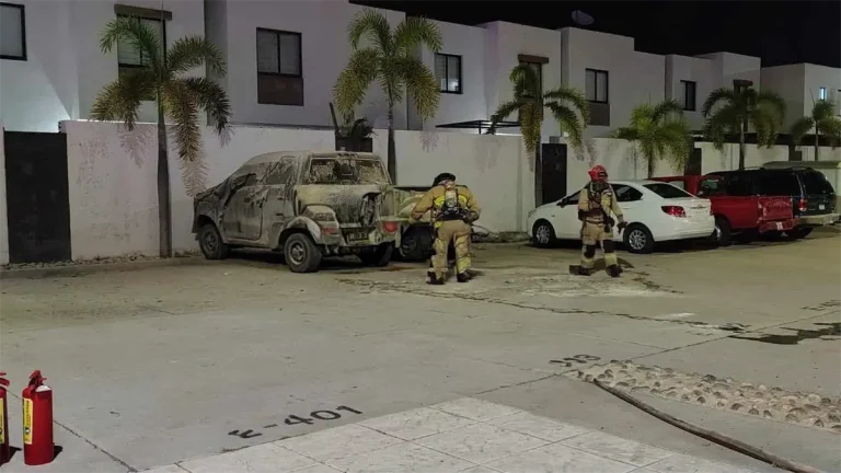 hombres-armados-atacan-residencial-en-mazatlan-explosivo-y-disparos-contra-vehiculos-ef3c7437-focus-0-0-1200-675
