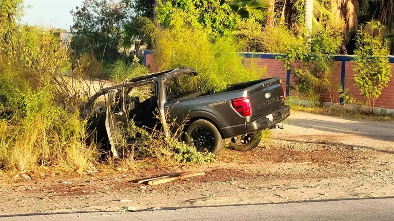 incendio-de-camioneta-pickup-en-la-carretera-los-mochis-topolobampo-deja-danos-materiales-f1dde212-focus-0-0-1200-675