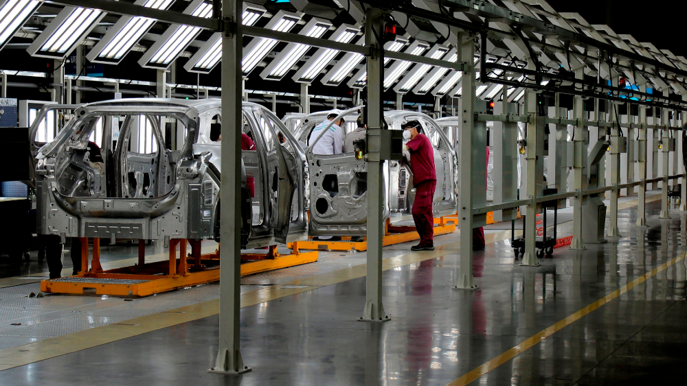 industria-automotriz-autos-planta Trump presume de política arancelaria para atraer industria automotriz de Canadá y México - industria-automotriz-autos-planta