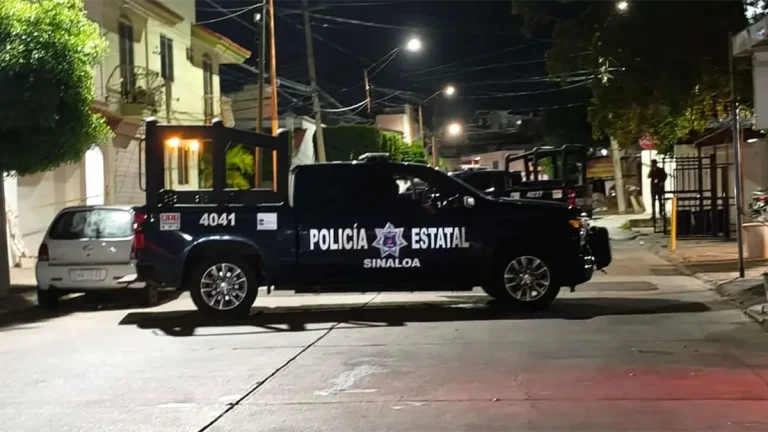 residencia-en-villa-universidad-en-culiacan-resguardada-por-policias-estatales-tras-hallazgo-de-arma-ad0f3f0c-focus-0-0-1200-675
