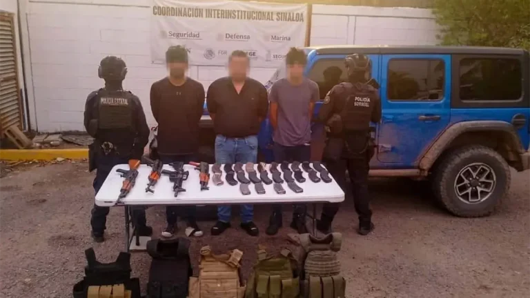 tres-civiles-armados-detenidos-con-arsenal-en-angostura-9aba0f34-1-18cbb9f0-focus-0-0-1200-675
