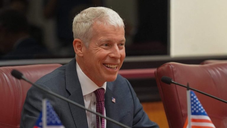 trump-dice-que-chris-wright-secretario-de-energia-de-estados-unidos-esta-dirigiendo-venezuela