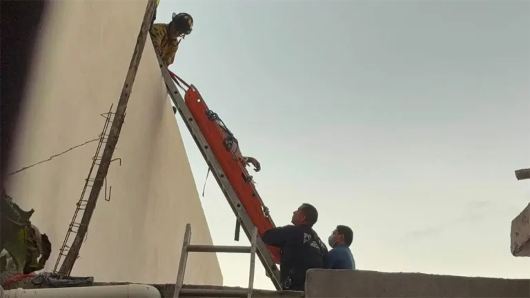 hombre-sobrevive-a-descarga-electrica-mientras-impermeabiliza-vivienda-en-los-mochis-79e9c00a-focus-0-0-1200-675