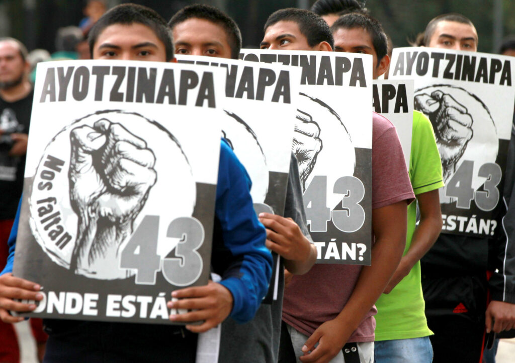 ayotzinapa-43-normalistas-desaparecidos-1024x723-1 Fiscalía rastrea funerarias y una comisaría por la desaparición de los 43 de Ayotzinapa - ayotzinapa-43-normalistas-desaparecidos-1024x723