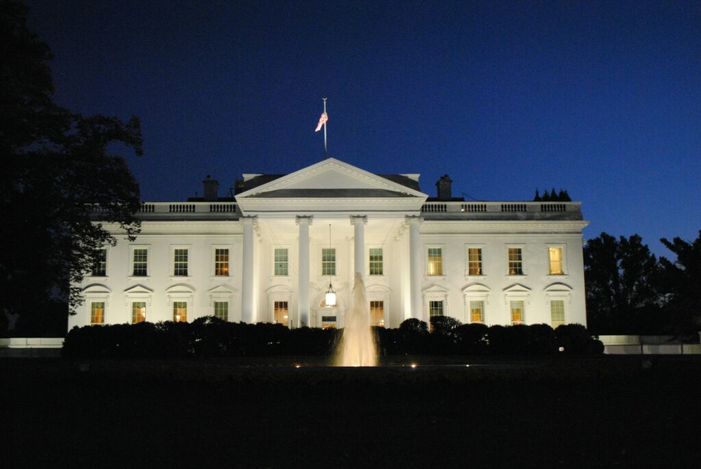 Noviembre: el plebiscito que puede poner límites a Trump - casa-blanca-1024x685
