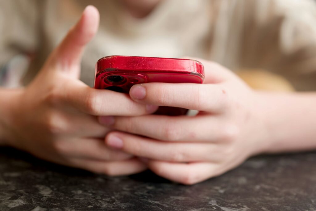 SEP alista restricción de celulares en primarias y secundarias del país - celulares-escuelas-2-1024x683