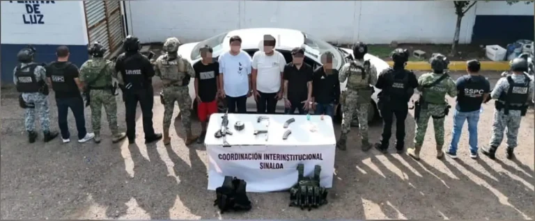 cinco-sicarios-detenidos-con-armas-y-vehiculos-en-aguaruto-culiacan-80fec8e0-focus-0-0-1200-675
