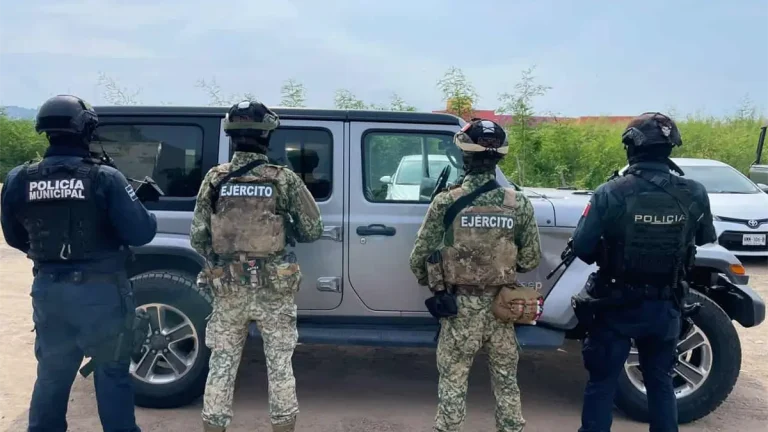 detienen-a-dos-personas-en-mazatlan-por-transitar-en-vehiculo-robado-d96d3fda-focus-0-0-1200-675