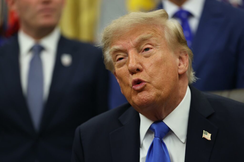 Trump acelera la firma de contratos tras histórico acuerdo petrolero con Venezuela - donald-trump-latinoamerica-1024x683