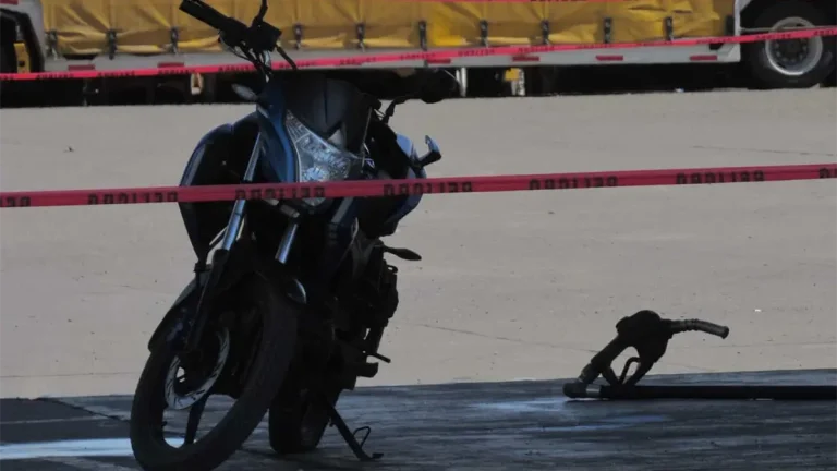 hombre-herido-de-bala-en-el-rostro-tras-persecucion-en-gasolinera-de-mazatlan-5ba305fd-focus-0-0-1200-675