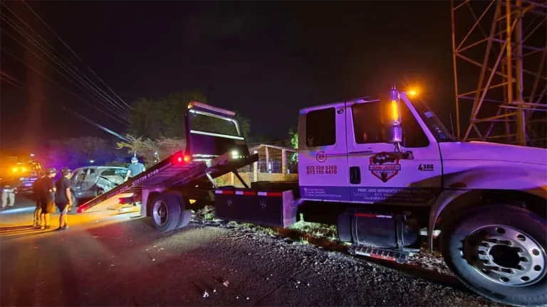accidente-de-joven-en-la-carretera-guamuchil-angostura-por-ponchadura-de-neumatico-a5b10ee1-focus-0-0-1200-675