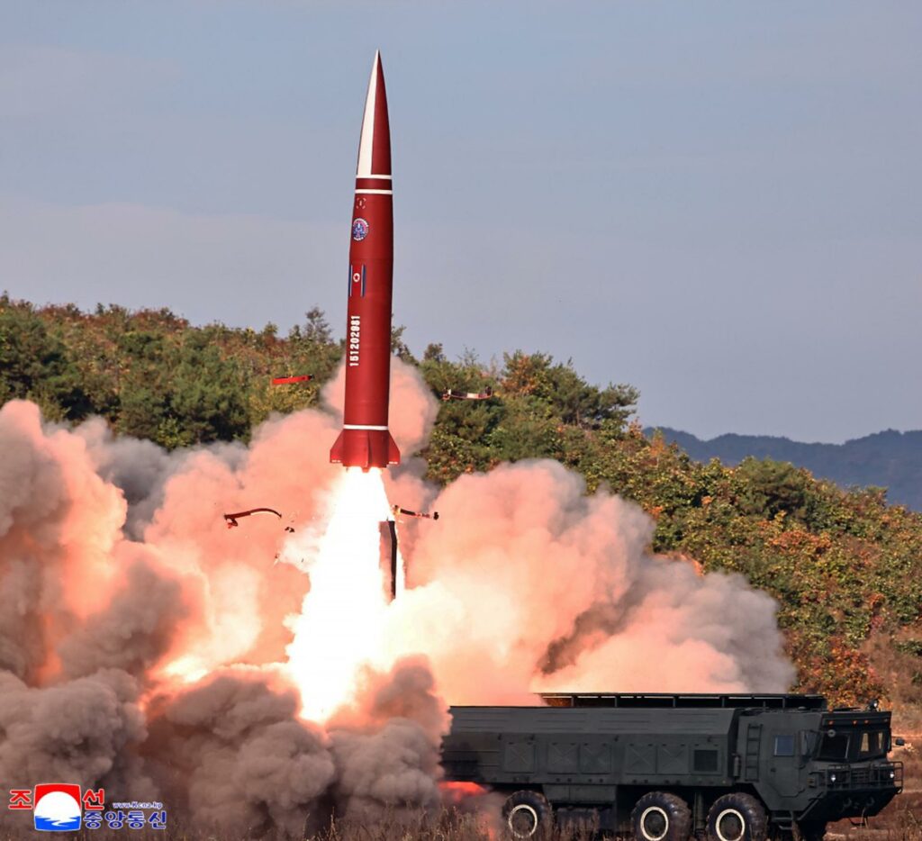 Corea del Norte inaugura un museo que exhibe un misil balístico capaz de alcanzar a EE.UU. - b569e82527367511d428c341873668a2968c411cw-1024x934