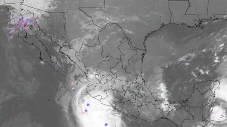 cierran-puertos-de-oaxaca-y-michoacan-por-el-huracan-trudy