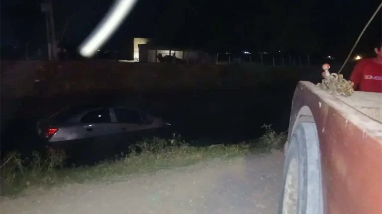 despojo-de-vehiculo-en-los-mochis-genera-persecucion-policiaca-fbfafda9-focus-0-0-1200-675