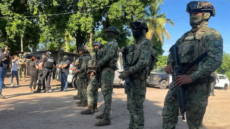 detienen-a-siete-presuntos-delincuentes-en-operativo-militar-en-culiacan-0f052fbb-focus-0-0-1200-675