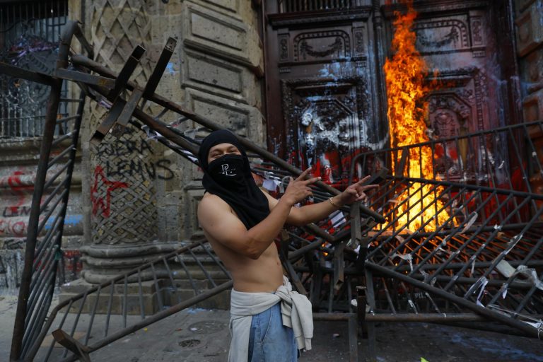 diez-detenidos-tras-protesta-por-el-agua-en-guadalajara-senalan-a-cinco-grupos-por-danos-1