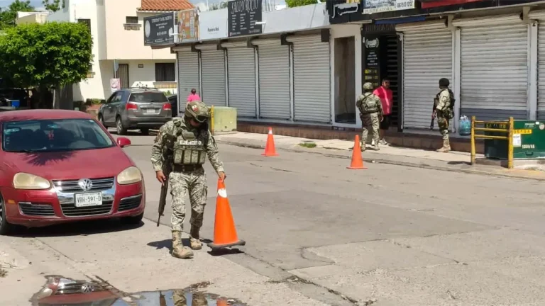 disparos-danan-un-automovil-en-camino-real-culiacan-durante-persecucion-18a50755-focus-0-0-1200-675