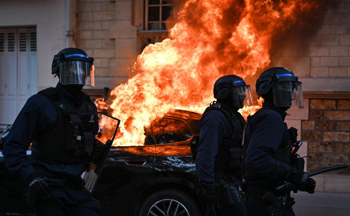 disturbios-en-protestas-estudiantiles-en-paris-francia Francia autoriza las granadas aturdidoras en las manifestaciones de este sábado - disturbios-en-protestas-estudiantiles-en-paris-francia