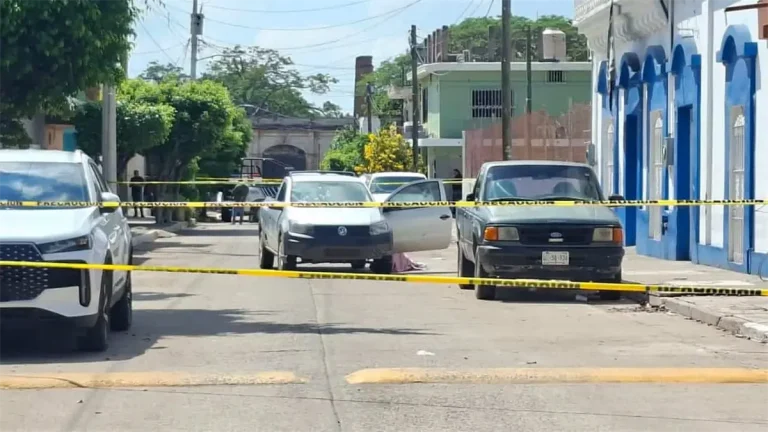 ejecutan-a-hombre-en-villa-union-mientras-conducia-su-camioneta-b1843cb5-focus-0-0-1200-675