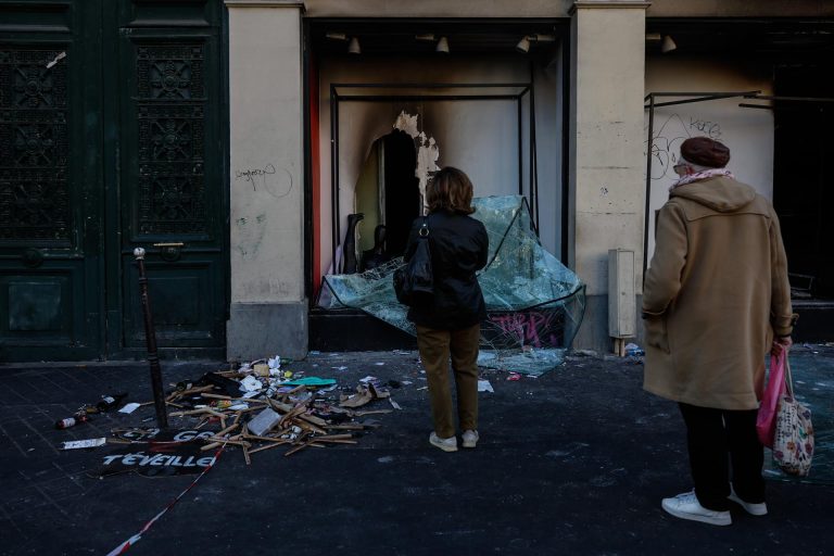 embajada-de-mexico-en-francia-advierte-riesgo-de-robos-y-saqueos-durante-nuevas-protestas
