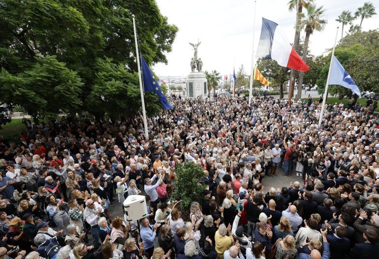 francia-prepara-toques-de-queda-y-promete-una-respuesta-penal-masiva-tras-protestas