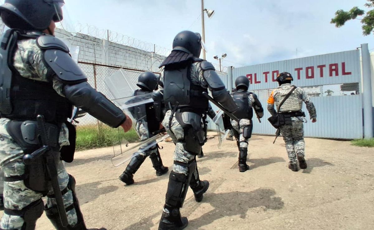 fuerzas-federales-en-penal-el-castillo-de-mazatlan-tras-rina Trasladan a 49 reos de Sinaloa a penales de otros estados tras riñas - fuerzas-federales-en-penal-el-castillo-de-mazatlan-tras-rina