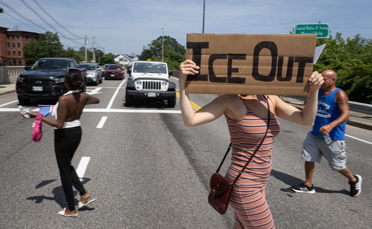 HRW pide que ICE no acuda a los centros de votación para "evitar intimidar a los votantes" - protesta-en-maine-tras-la-muerte-de-un-joven-en-tiroteo-de-ice