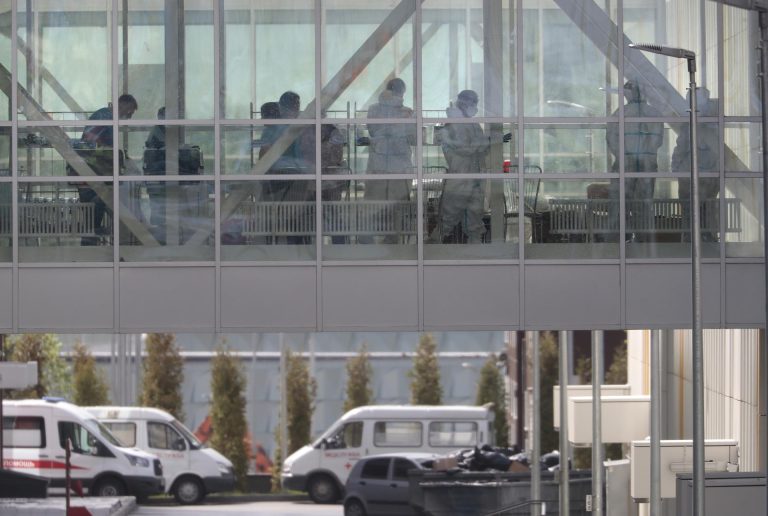 que-es-la-peste-pulmonar-y-por-que-genera-alerta-el-caso-de-rusia